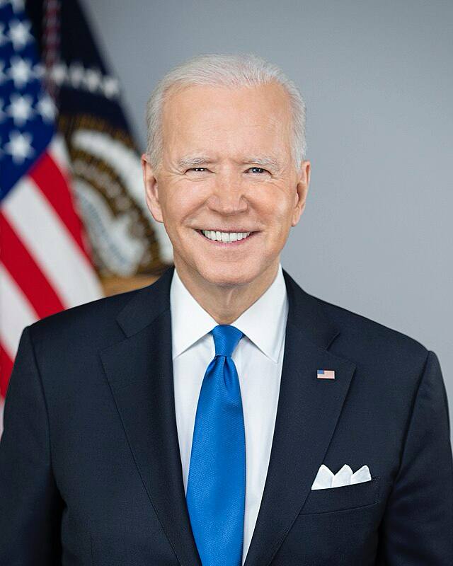 拜登签约好莱坞娱乐经纪公司“创意艺人”好莱坞最大娱乐经纪公司“创意艺人”（Creative Artists Agency，简称CAA）联合主席洛维特（Richard Lovett）称赞拜登对公共服务的坚定承诺