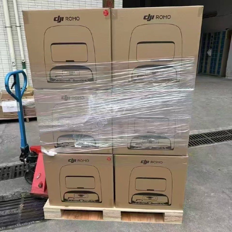 大疆扫拖一体机器人 DJI ROMO 包装盒谍照曝光X用户发文展示了大疆即将推出的 DJI ROMO 扫拖一体机器人包装盒