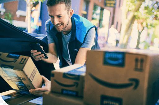 Amazon (亚马逊)表示将提高其签约送货司机的工资亚马逊表示，计划提高签约司机的工资，作为今年向第三方送货项目投资 4.4 亿美元的一部分，但拒绝透露具体数额