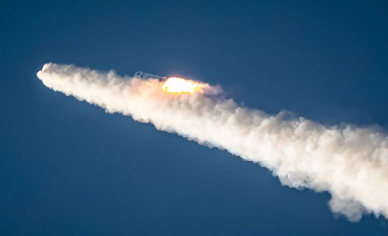 我国成功实施长征十号一级回收与梦舟飞船关键飞行试验2026 年 2 月 11 日，中国在文昌航天发射场成功实施长征十号运载火箭低空演示验证与梦舟载人飞船最大动压逃逸飞行试验