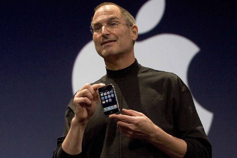 iPhone发售18周年：一部手机如何永远改变了世界18年前的今天，即2007年6月29日，苹果公司在美国正式发售第一代iPhone，从此开启了现代智能手机时代