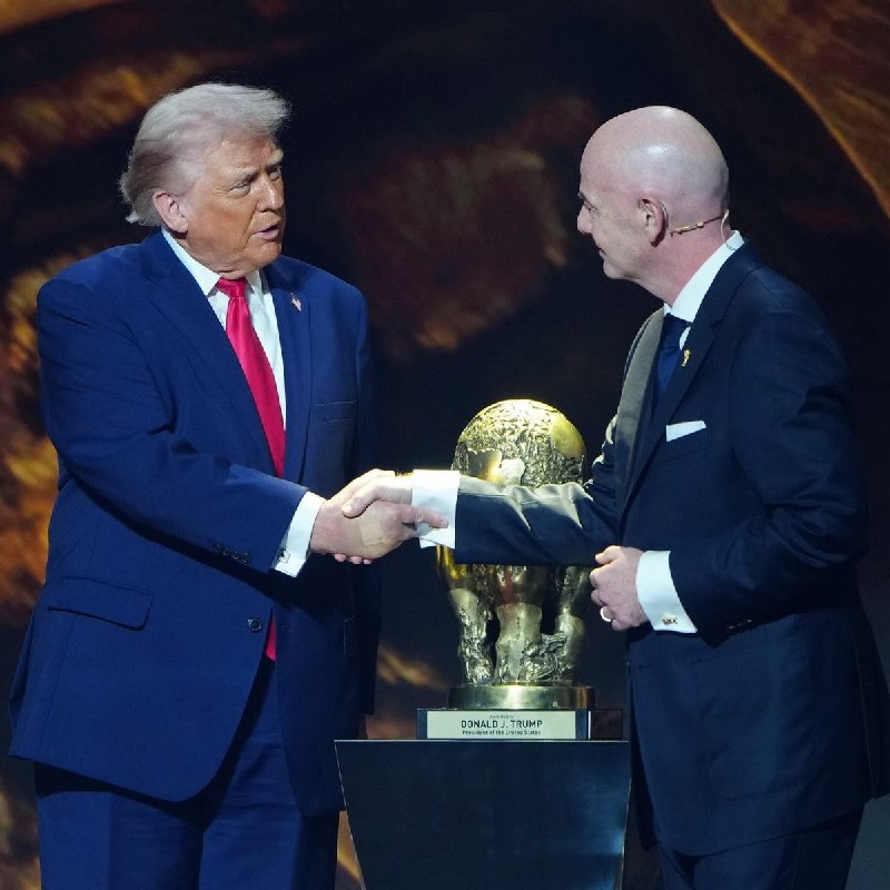 特朗普游说 FIFA，美国球员巴洛贡停赛暂缓执行美国总统特朗普致电国际足联主席因凡蒂诺，游说 FIFA 复审美国队前锋福拉林·巴洛贡的红牌处罚