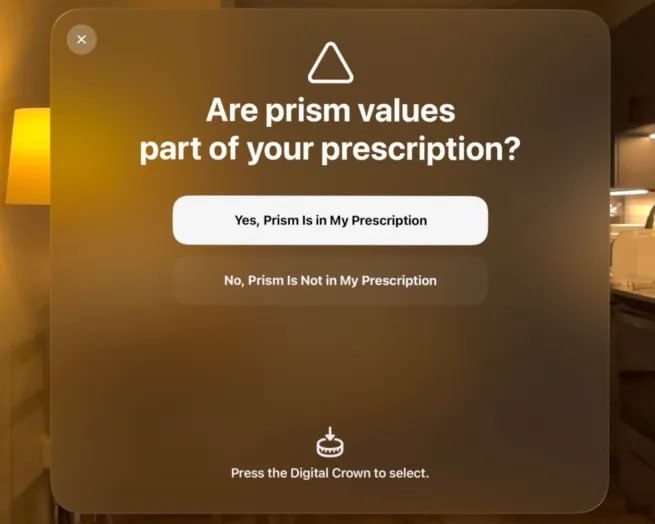 Apple Vision Pro 新增数字棱镜矫正功能苹果在 visionOS 2.6 中为 Vision Pro 新增了数字棱镜矫正功能，解决了此前不支持含棱镜值处方的限制