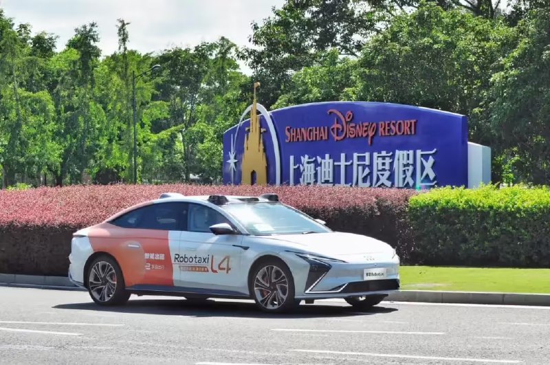 智己汽车 L4 级 Robotaxi 度假区专线开通智己汽车联合享道出行、赛可智能打造的 L4 级 Robotaxi 旅游专线今日正式开通运营，连接上海国际旅游度假区与浦东国际机场