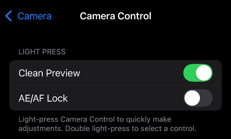 iOS 18.2 Beta 2新增相机控制按钮的两段式快门功能iOS 18.2 Beta 2 新增了对 iPhone 16 系列相机控制按钮两段式快门功能的支持，现在仅需轻按相机控制按钮即可锁定自动曝光和自动对焦